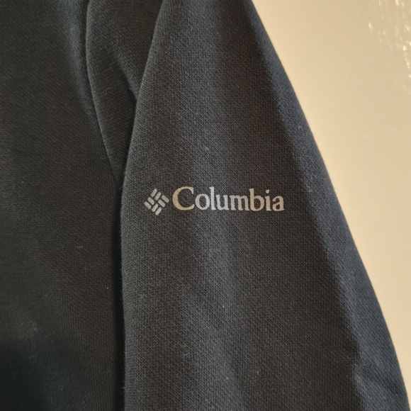 Columbia Black Hoodie NWOT, Size‎ Medium, Premium Winter Wear, Excellent Shape - Picture 5 of 5
